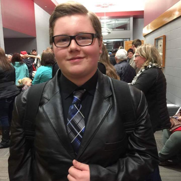 MEET YOUR POSHERINA - Picture 7 of 8